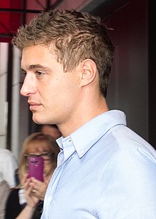 How tall is Max Irons?